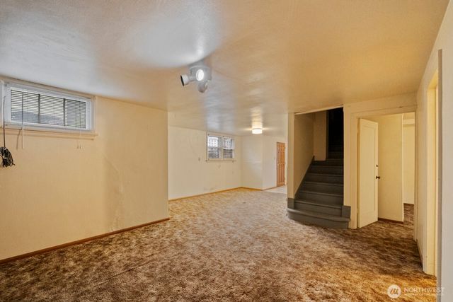 9716 Greenwood Avenue N, Seattle, WA 98103