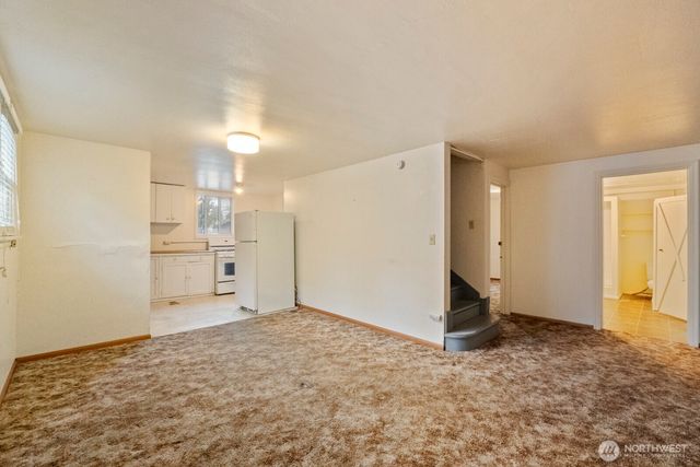 9716 Greenwood Avenue N, Seattle, WA 98103