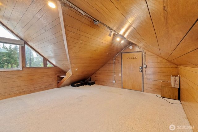 9716 Greenwood Avenue N, Seattle, WA 98103