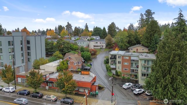 9716 Greenwood Avenue N, Seattle, WA 98103