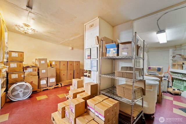 9716 Greenwood Avenue N, Seattle, WA 98103