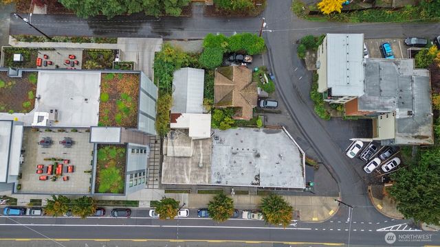 9716 Greenwood Avenue N, Seattle, WA 98103