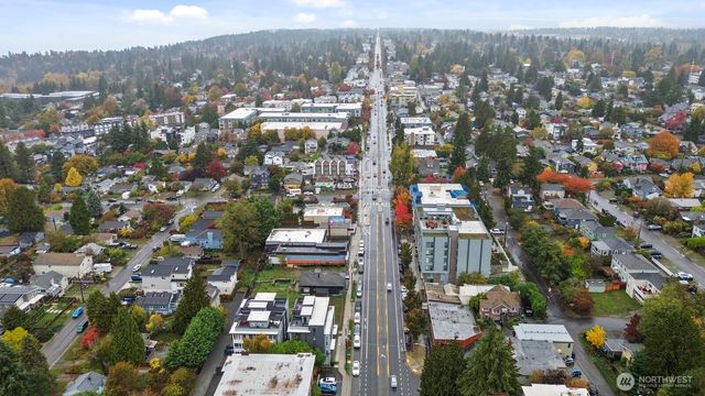 9716 Greenwood Avenue N, Seattle, WA 98103