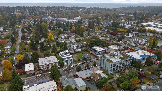 9716 Greenwood Avenue N, Seattle, WA 98103