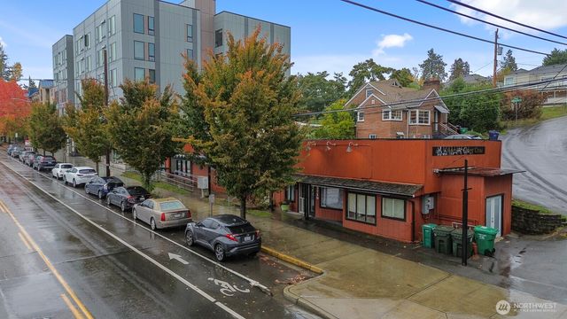 9716 Greenwood Avenue N, Seattle, WA 98103