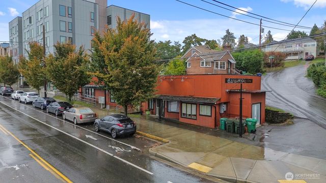 9716 Greenwood Avenue N, Seattle, WA 98103