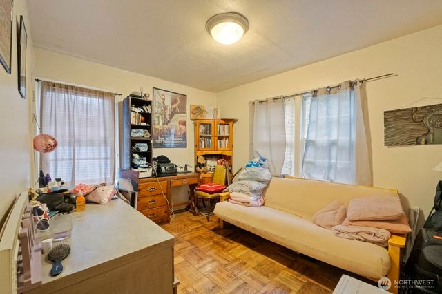 9716 Greenwood Avenue N, Seattle, WA 98103