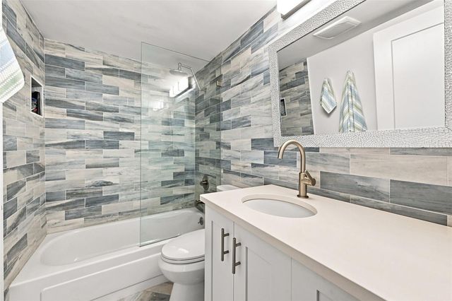 1898 SHORE DRIVE S 208, South Pasadena, FL 33707