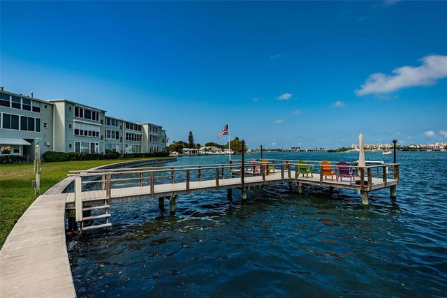 1898 SHORE DRIVE S 208, South Pasadena, FL 33707