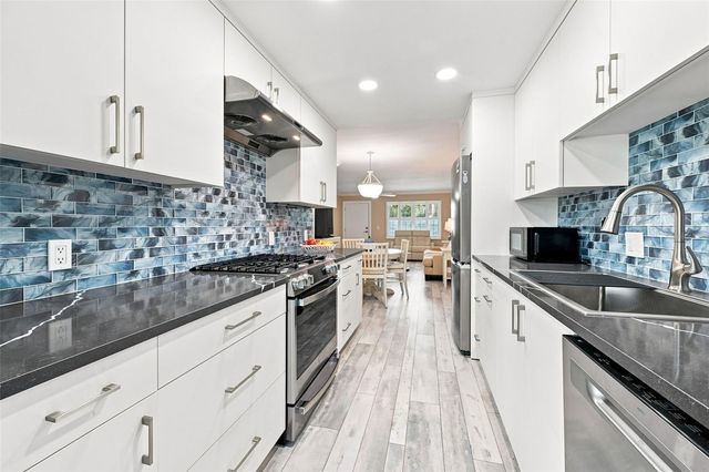 1898 SHORE DRIVE S 208, South Pasadena, FL 33707