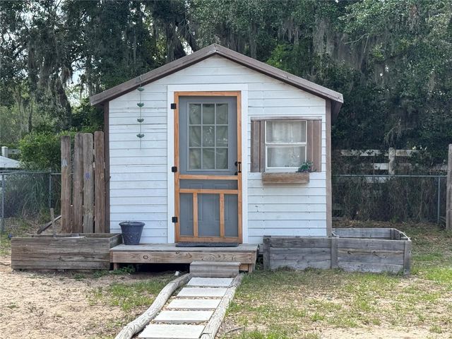 580 FERN AVENUE, Tavares, FL 32778