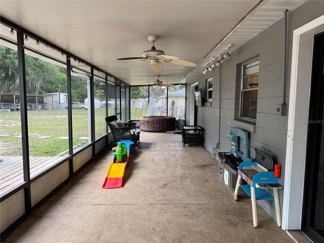 580 FERN AVENUE, Tavares, FL 32778