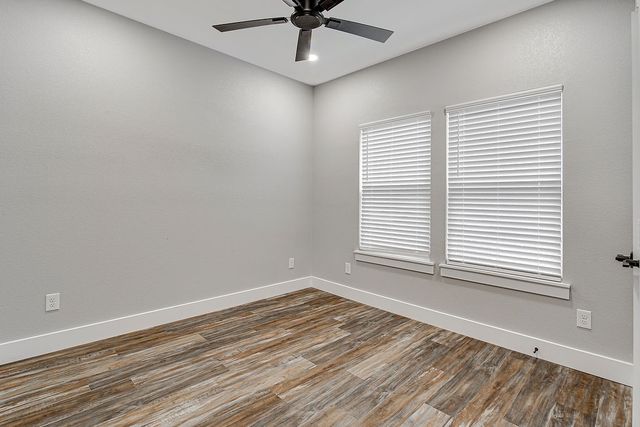 90 Live Oak Street, Alvarado, TX 76009