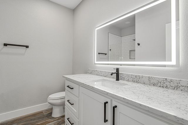 90 Live Oak Street, Alvarado, TX 76009
