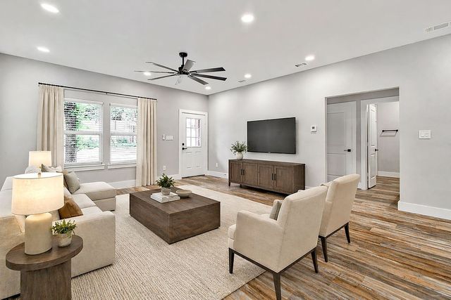 90 Live Oak Street, Alvarado, TX 76009