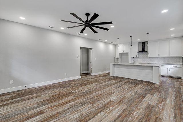 90 Live Oak Street, Alvarado, TX 76009
