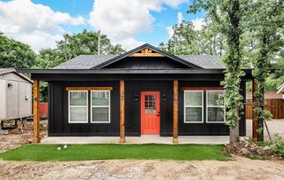 90 Live Oak Street, Alvarado, TX 76009