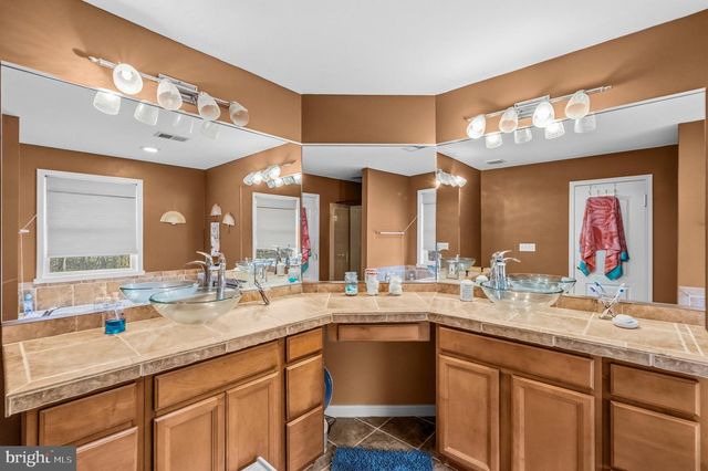 1132 CENTENNIAL DR, Fort Washington, MD 20744