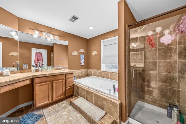 1132 CENTENNIAL DR, Fort Washington, MD 20744