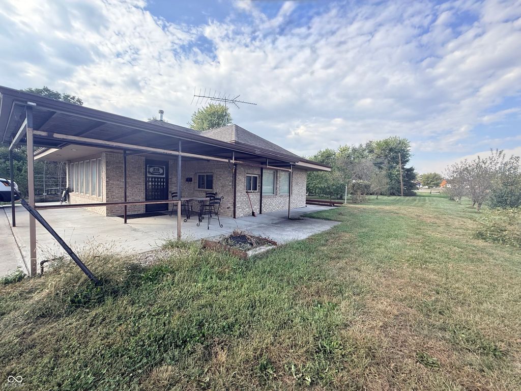 219 N Wabash Street, Cayuga, IN 47928