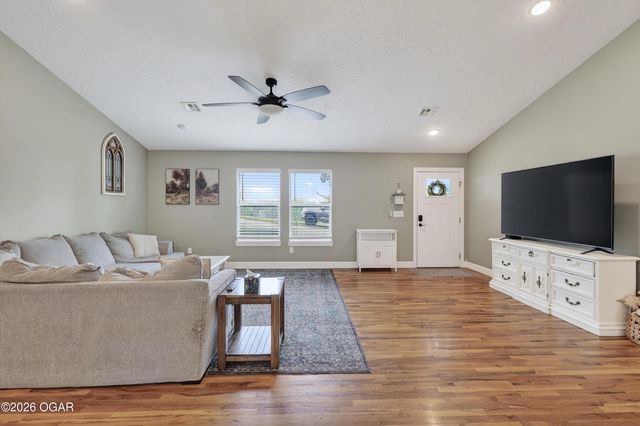 399 Hilltop Drive, Anderson, MO 64831