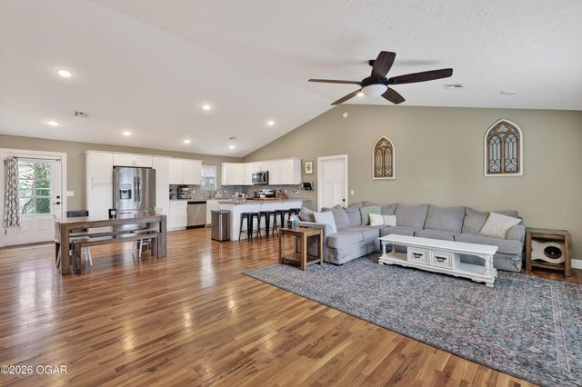 399 Hilltop Drive, Anderson, MO 64831