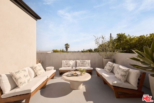 12906 Warren Avenue, Los Angeles, CA 90066