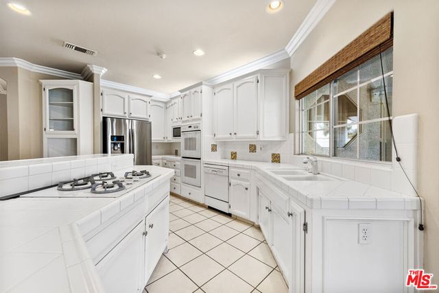 11008 Bright Water Way, Bakersfield, CA 93311