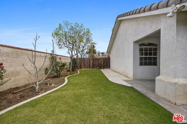 11008 Bright Water Way, Bakersfield, CA 93311