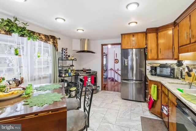 3625 CROOKED HILL RD, Harrisburg, PA 17110