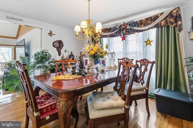 3625 CROOKED HILL RD, Harrisburg, PA 17110