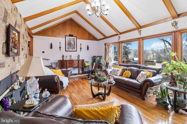 3625 CROOKED HILL RD, Harrisburg, PA 17110