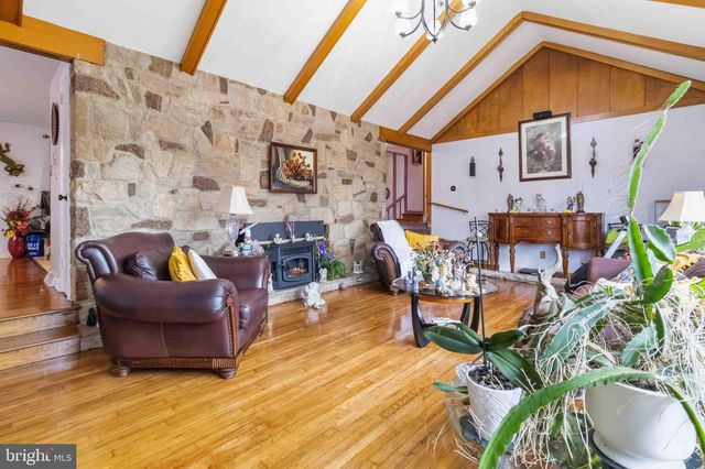 3625 CROOKED HILL RD, Harrisburg, PA 17110