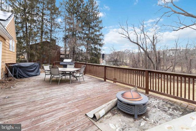 3625 CROOKED HILL RD, Harrisburg, PA 17110