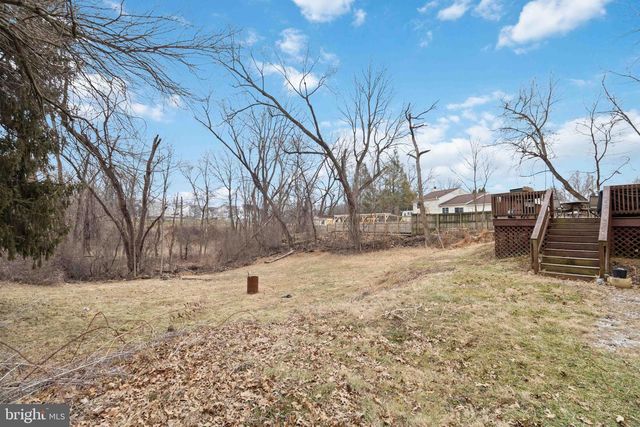 3625 CROOKED HILL RD, Harrisburg, PA 17110