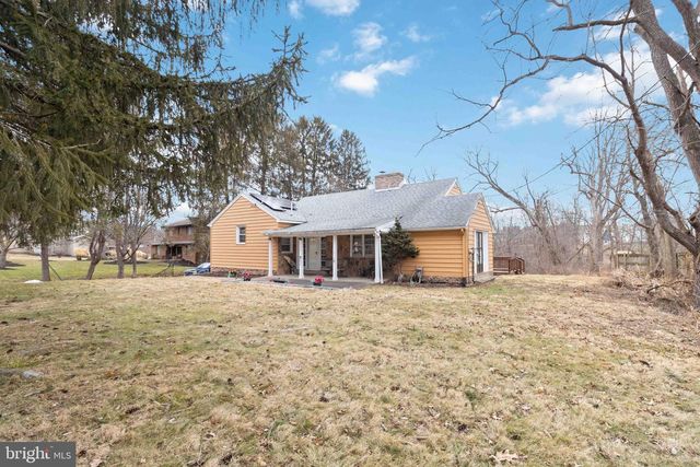 3625 CROOKED HILL RD, Harrisburg, PA 17110