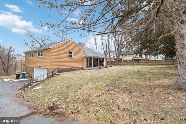 3625 CROOKED HILL RD, Harrisburg, PA 17110
