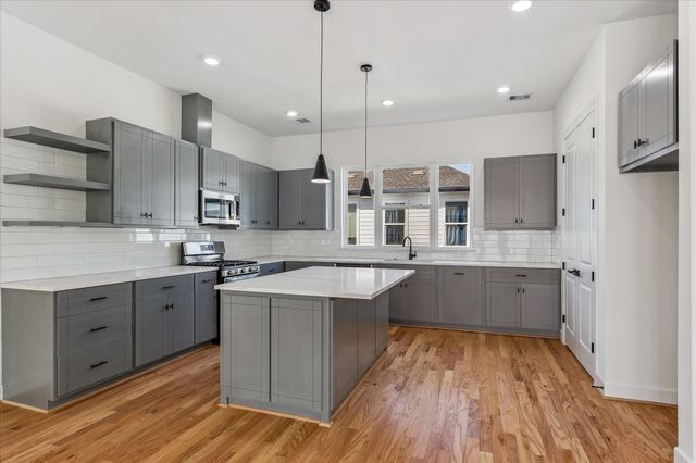 9426 Campbell Road A, Houston, TX 77080