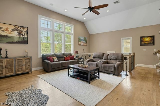 19 Tourne Rd, Boonton Twp., NJ 07005