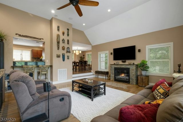 19 Tourne Rd, Boonton Twp., NJ 07005