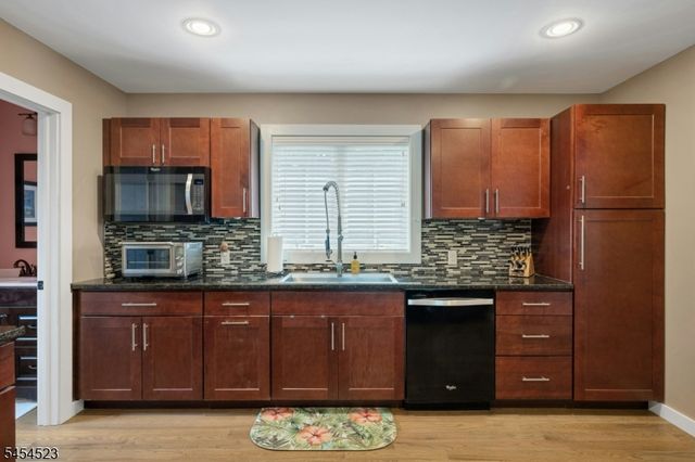 19 Tourne Rd, Boonton Twp., NJ 07005