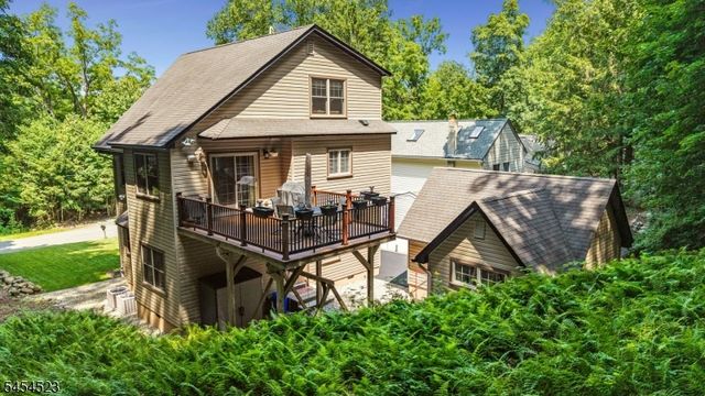 19 Tourne Rd, Boonton Twp., NJ 07005