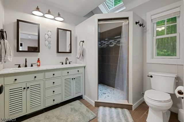 19 Tourne Rd, Boonton Twp., NJ 07005
