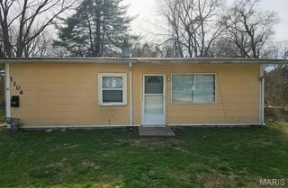 1206 St Michael Drive, Cahokia, IL 62206