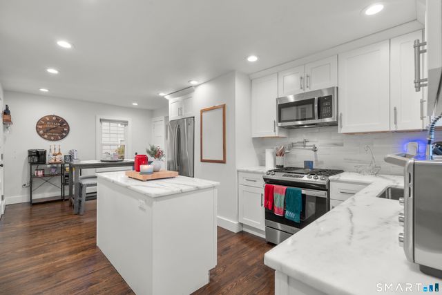 129 Grumman Avenue, Norwalk, CT 06851