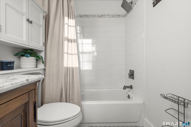 129 Grumman Avenue, Norwalk, CT 06851