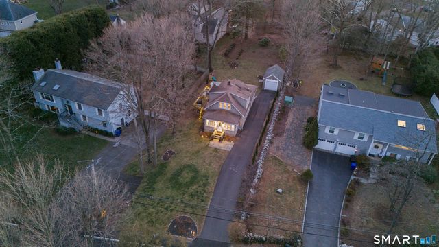 129 Grumman Avenue, Norwalk, CT 06851