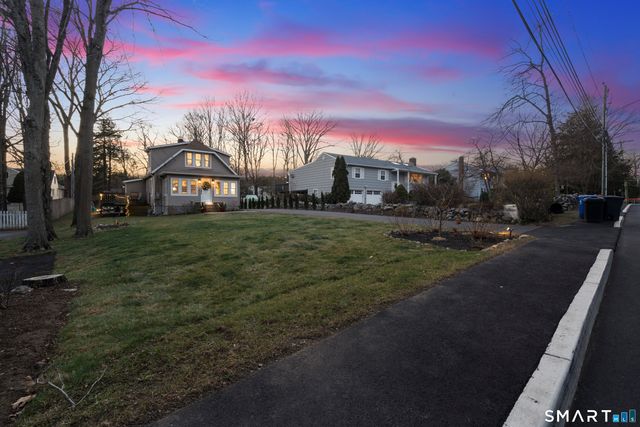 129 Grumman Avenue, Norwalk, CT 06851