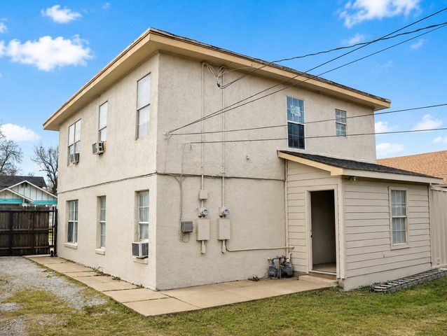 3039 College Avenue, Fort Worth, TX 76110