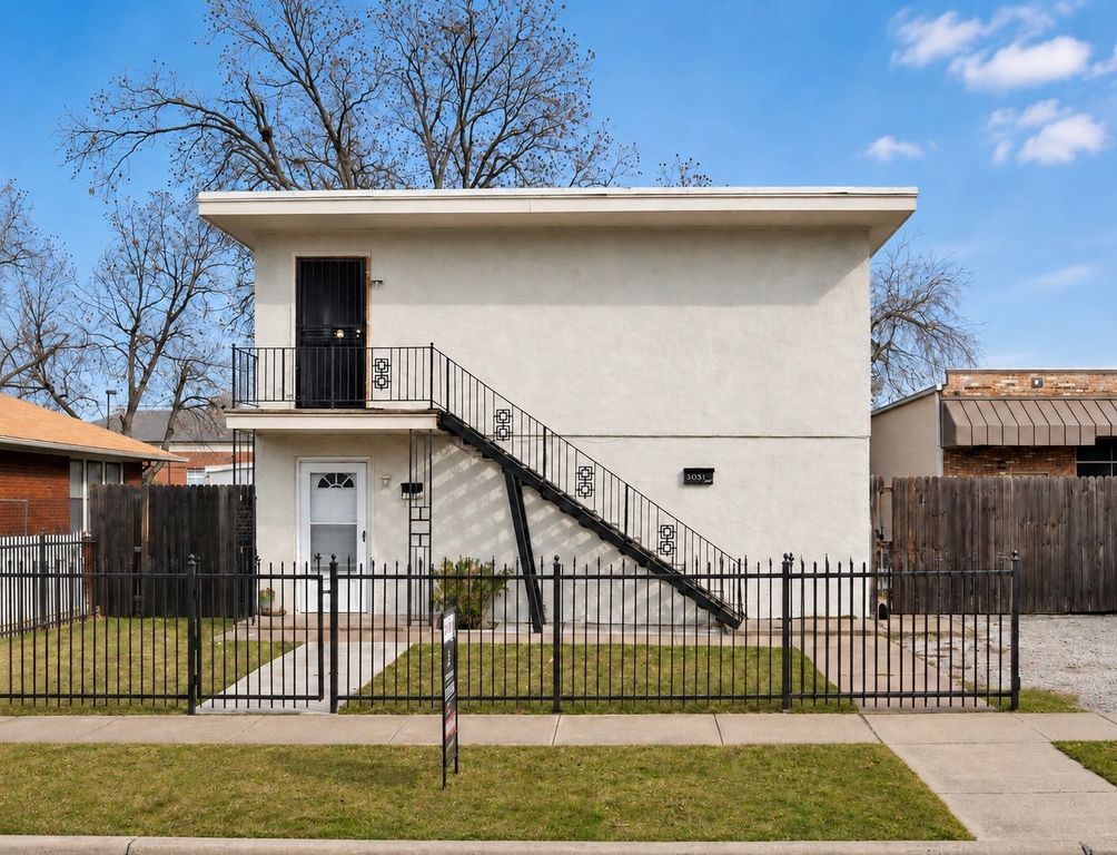 3039 College Avenue, Fort Worth, TX 76110